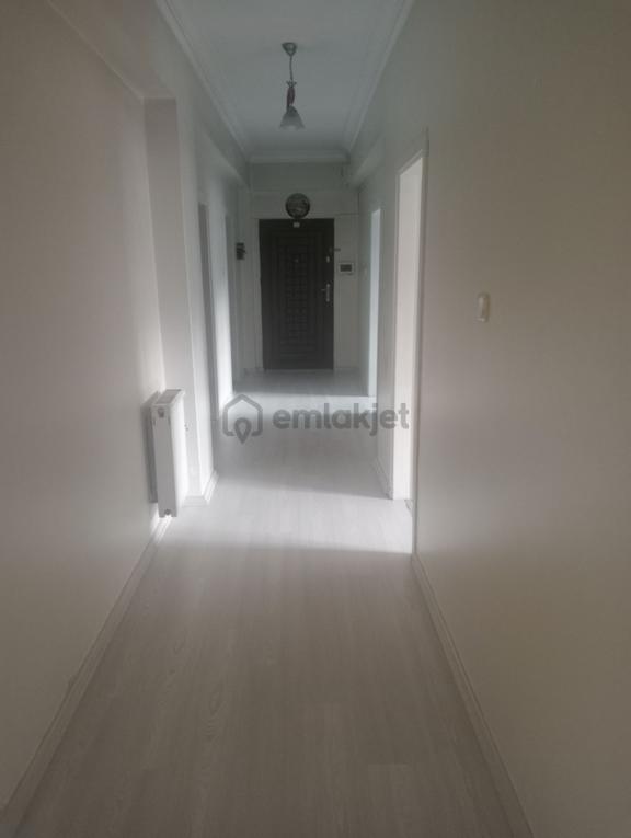 Onur Emlak'tan Mevlana Tüneli Karşısında Satılık Daire 2