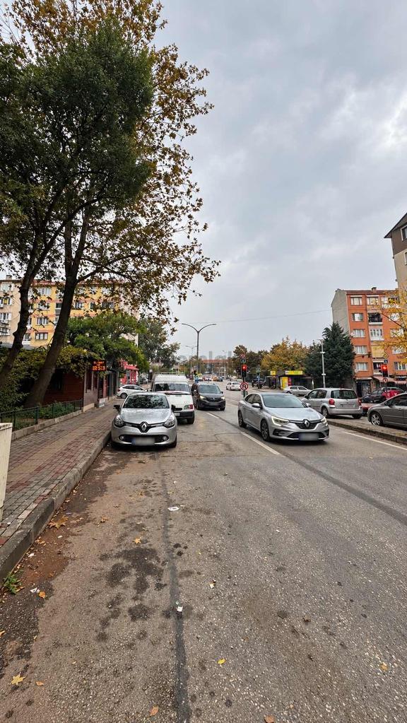 Bursa Yıldırım Beyazıt Cad. Satılık Asmakatlı Depolu Köşe Dükkan 1