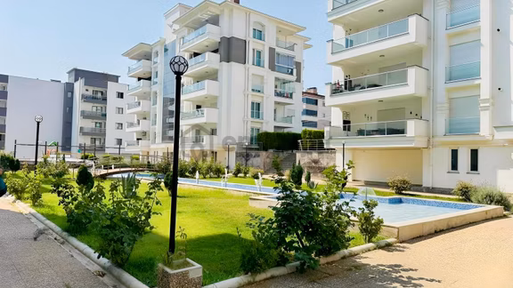 Yenişafakta 194 M² 5.kat 3 Cephe 3 Balkonlu Kiralık Daire 1