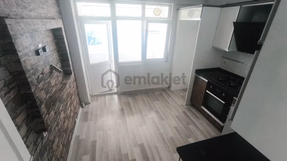 Samsun İlkadım Fevzi Çakmak Mahallesinde 2+1 Kiralık Daire 2