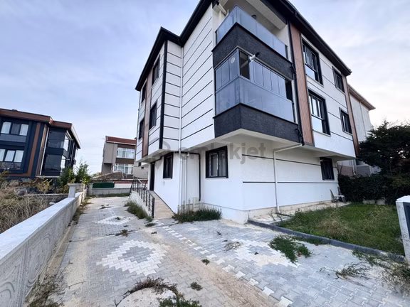 Zafer Mahallesinde Satılık 2+1 Daire 1