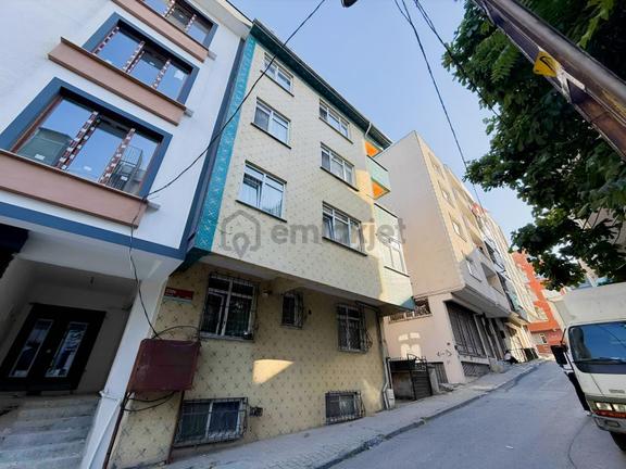 Remax'tan Göztepe'de Kiralık 2+1 Arakat Daire 1