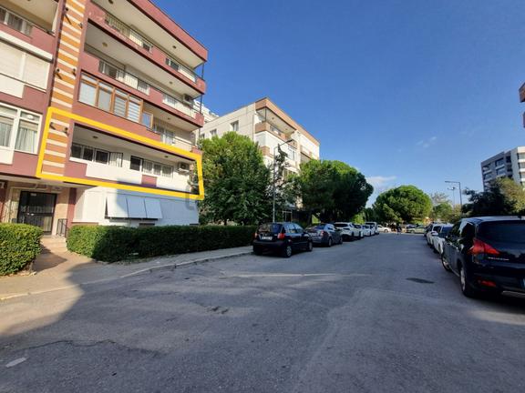 Çiğli Ataşehir'de Önü Açık, Ferah Konumlu Satılık 3+1 Daire 2