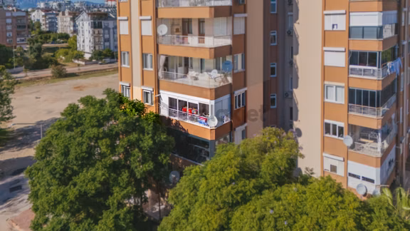 Muhteşem Lokasyonda 3+1arakat Satılık Daire 1