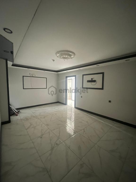 Bağlarçeşme'de 515 M² Geniş Kullanımlı Kiralık İşyer 2