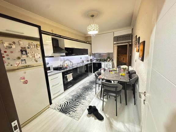 Seyrantepe Toplu Konutta Bakımlı 3+1 Acil Satılık Daire! 2