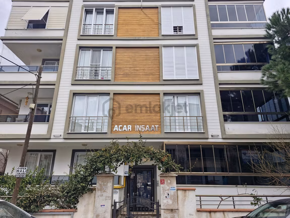 Cennetayağı'nda Dolğalgazlı Ebv. Banyolu Eşyalı Kiralık 2+1 Dair 1