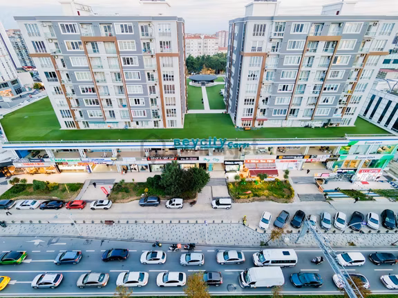 Remax'tan Beycity Çarşıda 50 M Cepheli 1500 M2 Kiralık Dükkkan 1