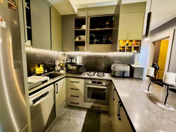Altıntaş'ta Jakuzili Lüks Eşyalı Site İçi Kiralık 2+1 Daire 1