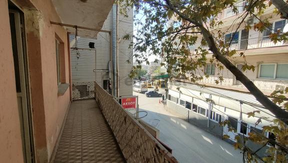 Buca Ufuk'ta Yıkık Kemer Meydanına Yakın Kiralık 2+1 Daire 1