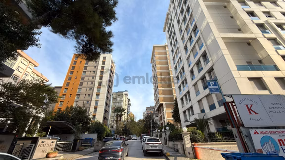 Suadiye Şaşkınbakkal Cadde Ve Sahile Yürüme Sıfır Satılık 2+1 1