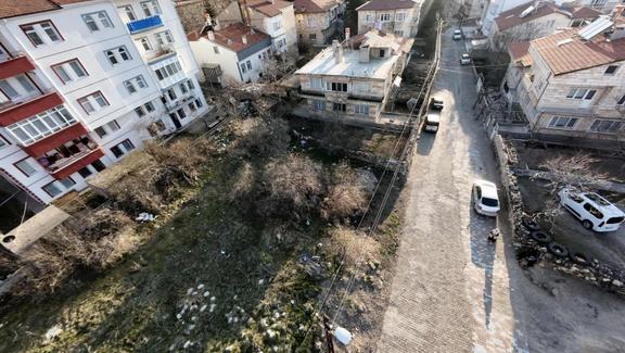 1polat Emlak'tan Bahçelievlerde 345 M² Satılık Arsa 1
