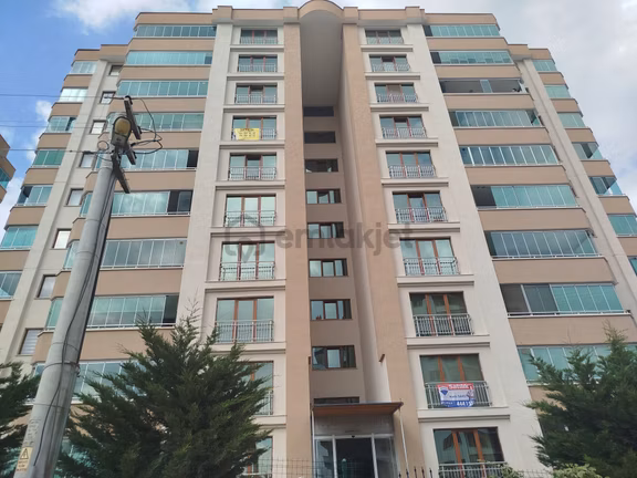 Yeski Emlâk İnşaattan Kiralık Daire 3+1 Site İçinde 2