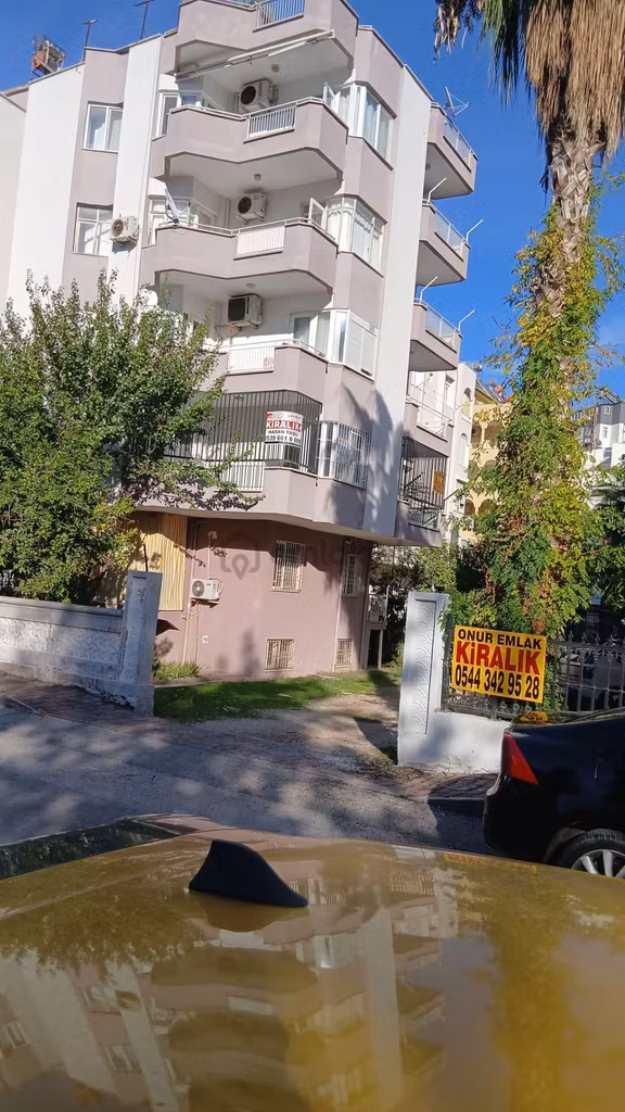 Muratpaşa Fener'de Geniş Balkonlu Boş 3+1 Daire 1