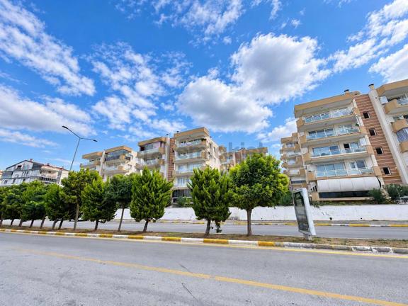 Kuşadasında Site İçinde 3+1, Kiralık Daire 1