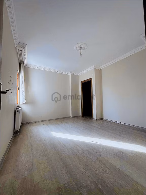 Tekirdağ Çerkezköy Veliköyde Cadde Üzerinde 2+1 Kiralık Daire 2