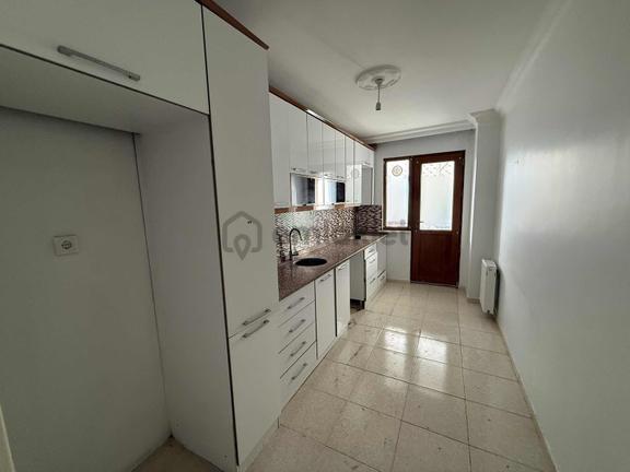 Cumhuriyet Mahallesinde 3+1 1 İnci Kat Daire Asansörlü 2