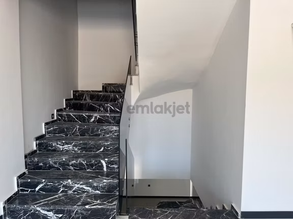 Beyazevlerde 3 Katlı Sıfır Tripleks 1