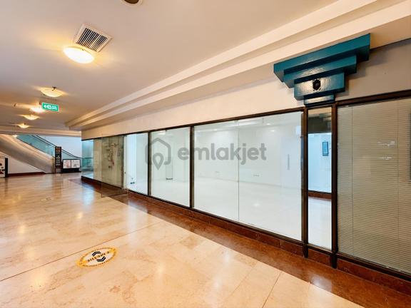 Hilton Otel Çarşı İçinde Kiralık 120m² Mağaza/ofis 2