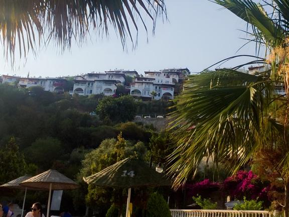 Kıyıkışlacık'da Gülüm Kıyı Sitesinde Denize Nazır Satılık Villa 1
