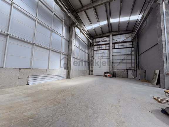 Sancaktepe'de Kiralık 600 M2 Fabrika & Depo 2
