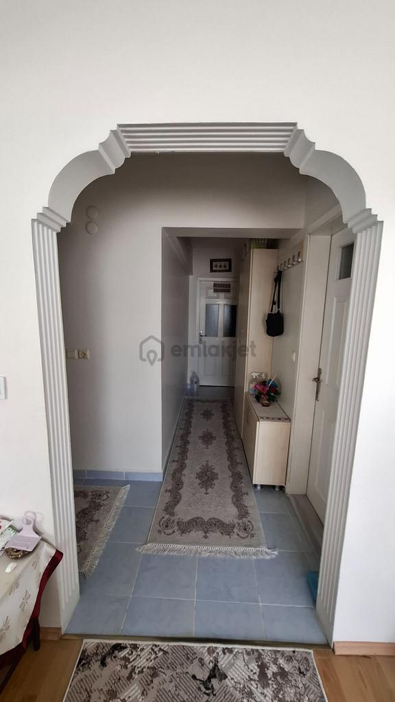 Sahibinden 2+1 Ayşakadın Karakol Durağında Ara Kat Daire 1