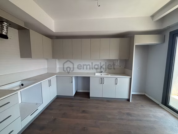 Tc Emlaktan Satılık Sıfır Site İçersinde ! 2+1 90 M2 Arakat 2