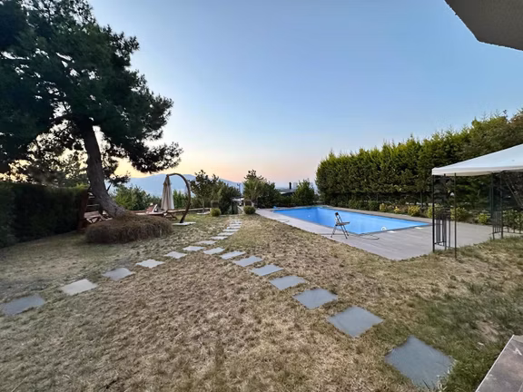 Doğa Dostu'ndan 724 M2 Havuzlu,,kış Teraslı Tam Müstakil 2