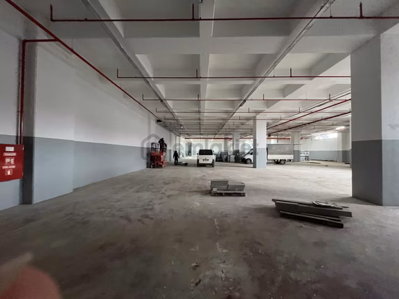 Sancaktepe'de Kiralık 1.700 M2 Düz Girişli Fabrika& Depo 2