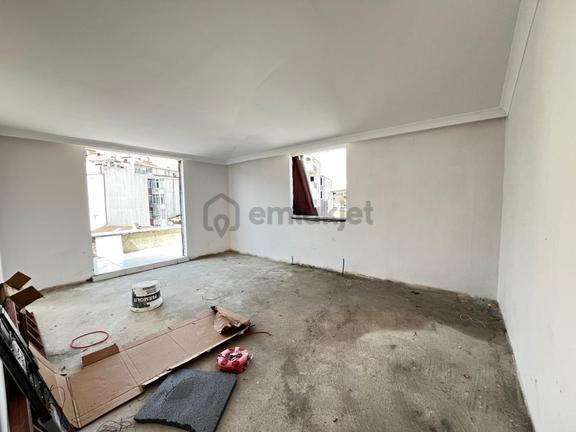 Loft'tan Sefaköy Merkezde Tüm Katılım Firmalarına Uyugun 1+1 4.kat 1