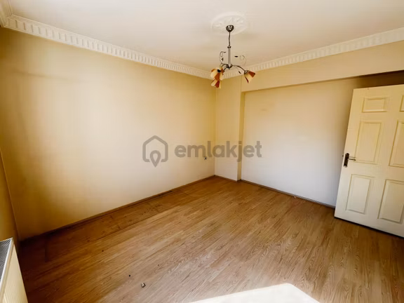 Mevlana Mah Anayurt Pazar Yerinin Yanı Kiralık Daire 2