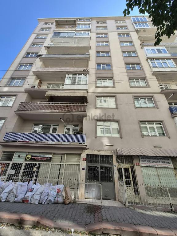 Kuzey Emlak'tan Metroya Yakın Geniş 3+1 Yapılı Daire 2