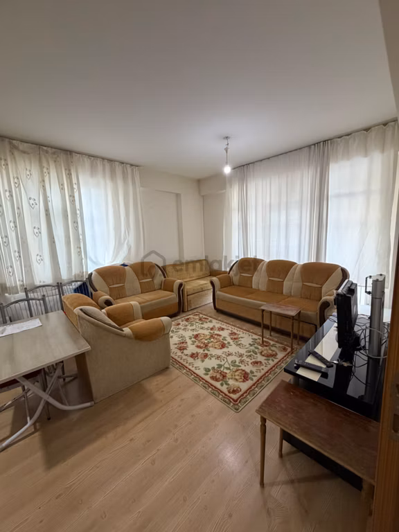Tezcan Dan Tramvaya Yakın 1+1 Eşyalı Kiralık Daire 2