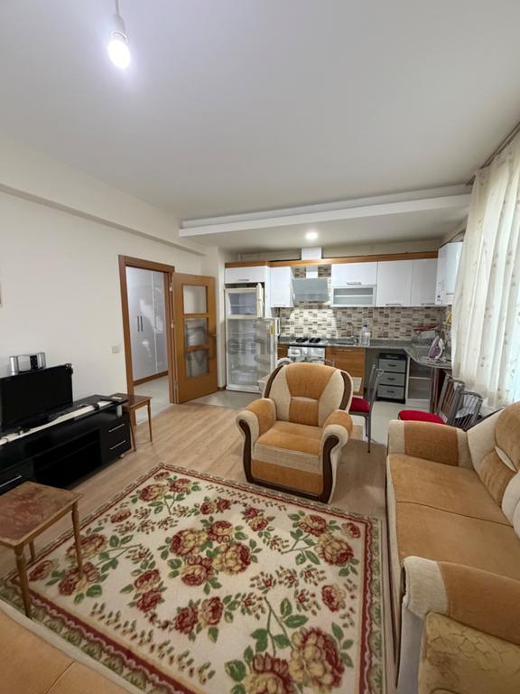 Tezcan Dan Tramvaya Yakın 1+1 Eşyalı Kiralık Daire 1