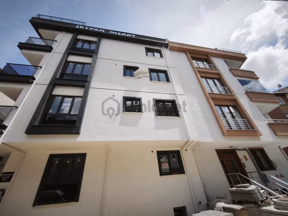 Sancaktepe 'de Metroya Yakın Kiralık 2+1 Sıfır İskanlı Daire 1
