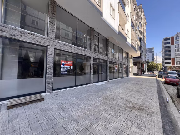 Recep Erdoğan'dan Tekkeköy'de 540 M2 Kiralık Dükkan 2