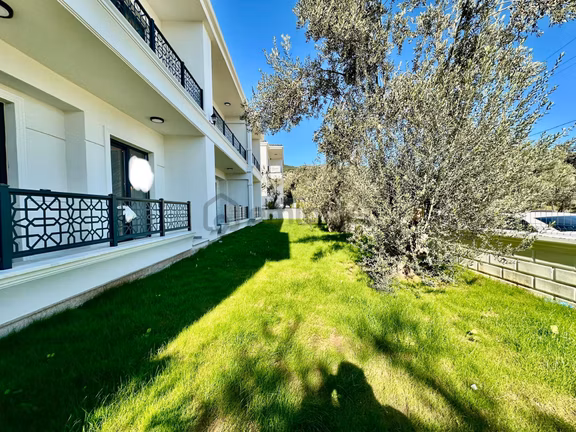 ꧁ay Emlaktan꧂güre'de Lüks Sitede Bahçe Kullanımlı Müstakil Tadında Satılık 1+1 Şık Daire 2