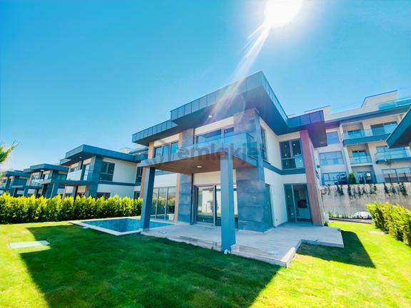 Cash'ten Kocaeli İzmit Kabaoğlu'nda Satılık 5+1 Havuzlu Villa 2