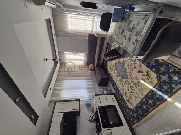 Cadde Üzeri 1+1full Eşyalı Memur Kiracılı Az Katlı Satılık Daire 1