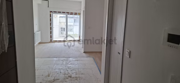 Karşıyaka Çarşi İçi Sıfır 1+1 Kiralık Daire 1