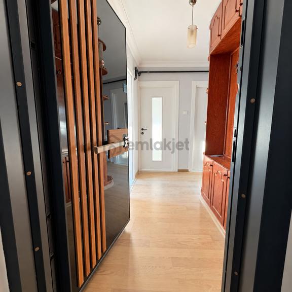 Şirinevler’de Diş Hastanesine Yakın, Doğalgazlı Kiralık 3+1 2