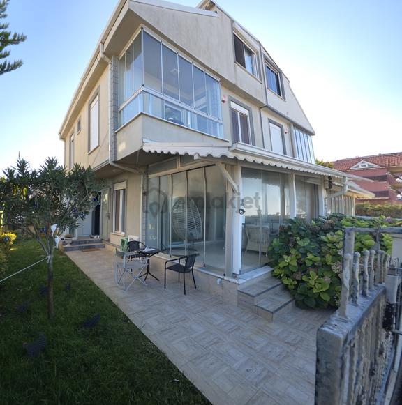 Denize Sıfır 5 Odalı Satılık Bahceli Villa 1