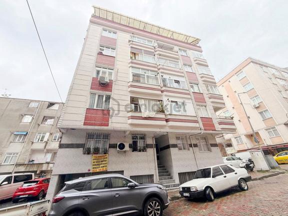 Fatih Emlaktan Mevlana Cami Yakını Kiralık 4. Kat 2+1 Daire 1