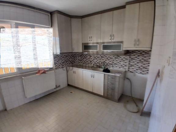 Ender Uysal Gayrimenkulden Bursa Caddesinde Kiralık 3+1 Daire.. 1
