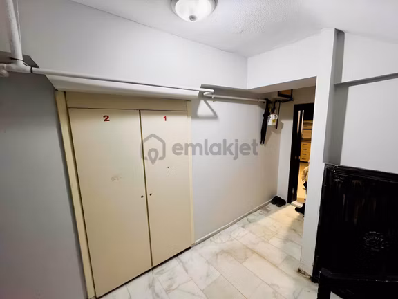 Buca'nın Merkezinde Bahçeli Daire Konforu 2