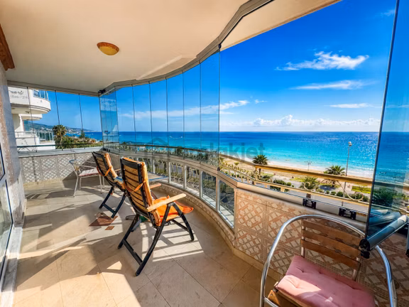 Alanya Mahmutlarda Denize Sıfır Muhteşem Deniz Manzaralı 3+1 Satılık Penthouse 1