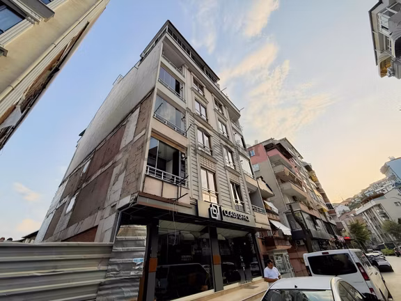 İzmit Merkezi Konumda Satılık 2+1 Dubleks Fırsat Daire 2