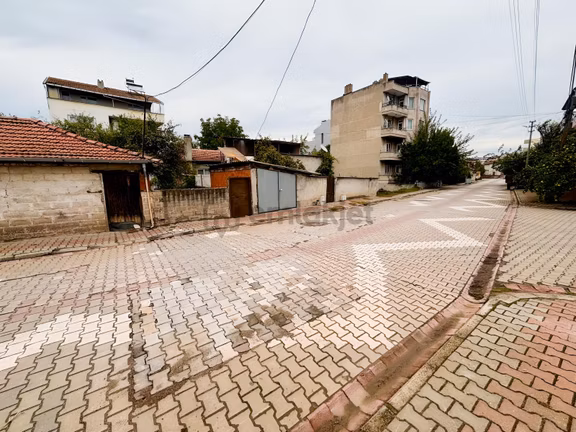 Nova'dan Kepsut Merkezde Satılık Müstakil Ev 2