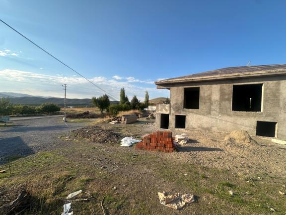 Furkan Doğandan Merdivenlerde Acil Satılık 1050 M2 Arsa Ve Müstakil Ev 2