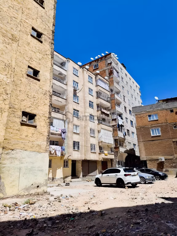 Diyarbakır Kaynartepede İçi Yenilenmiş 158 M² 3+1 Acil Satılık 2
